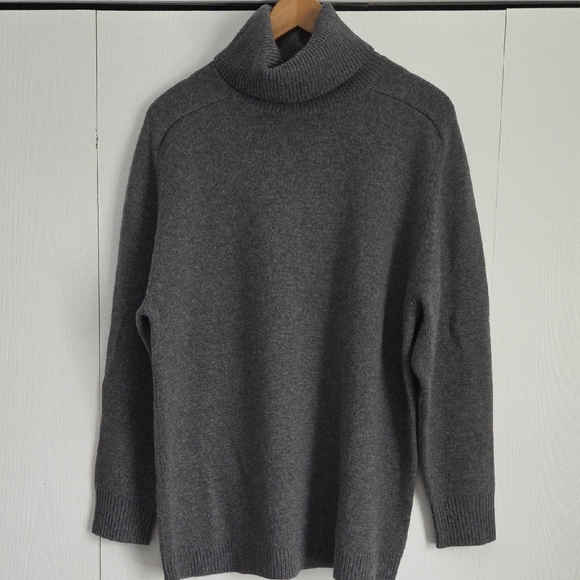 Theory Cashmere Gray Turtleneck L - Picture 3 of 7